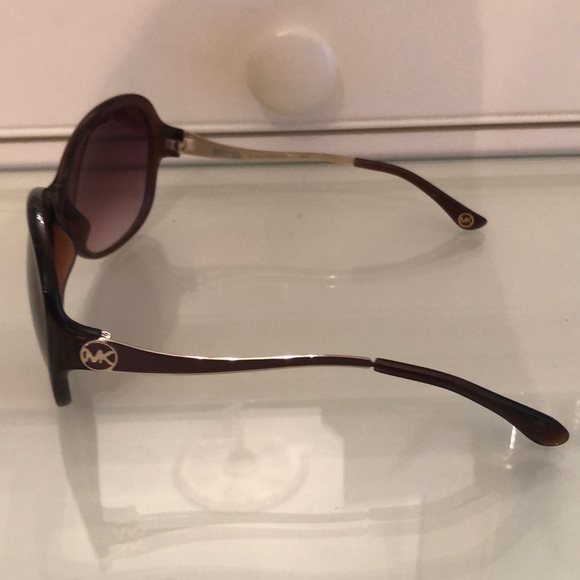 Michael Kors sunglasses! Like new condition - Picture 2 of 3